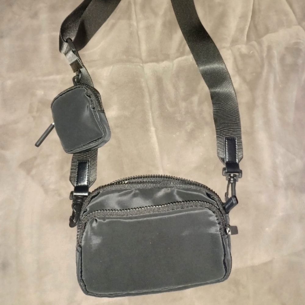AE crossbody purse